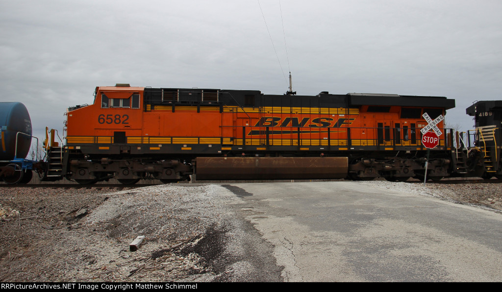 BNSF 6582